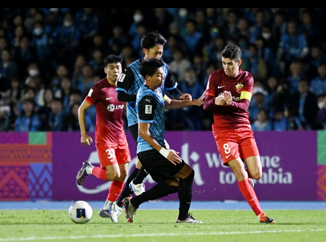 乐鱼-足球赛场上的技术较量,谁将成为场上最闪耀的明星? 第2张 乐鱼-足球赛场上的技术较量,谁将成为场上最闪耀的明星? 第2张