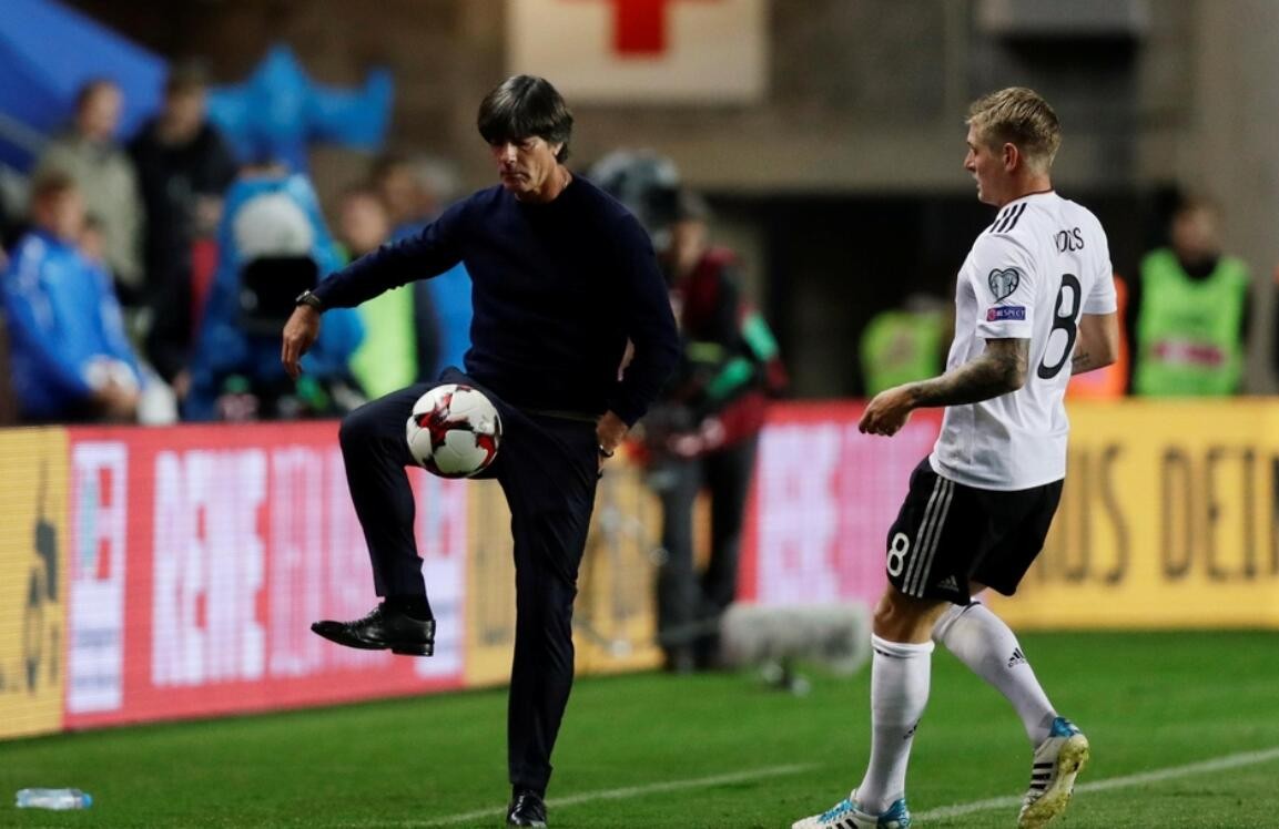 乐鱼app-关于德国险胜波兰，小组头名争夺激烈的信息  第2张