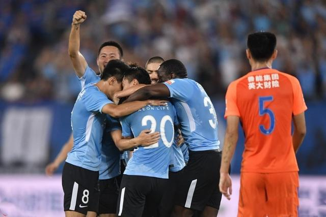 乐鱼-包含鲁能客场失利，三连败令球队陷入低谷的词条  第1张